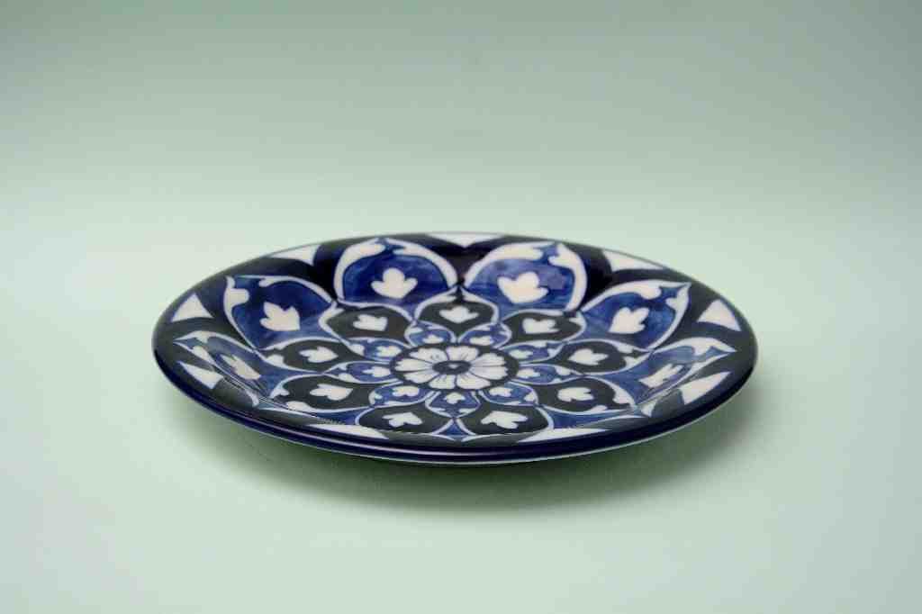 Blue pottery Dinner plate    IMG # 1