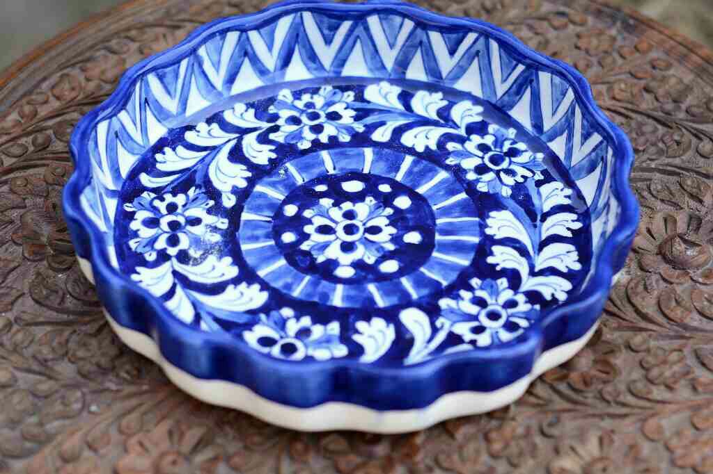 Blue pottery Apple dish IMG # 2