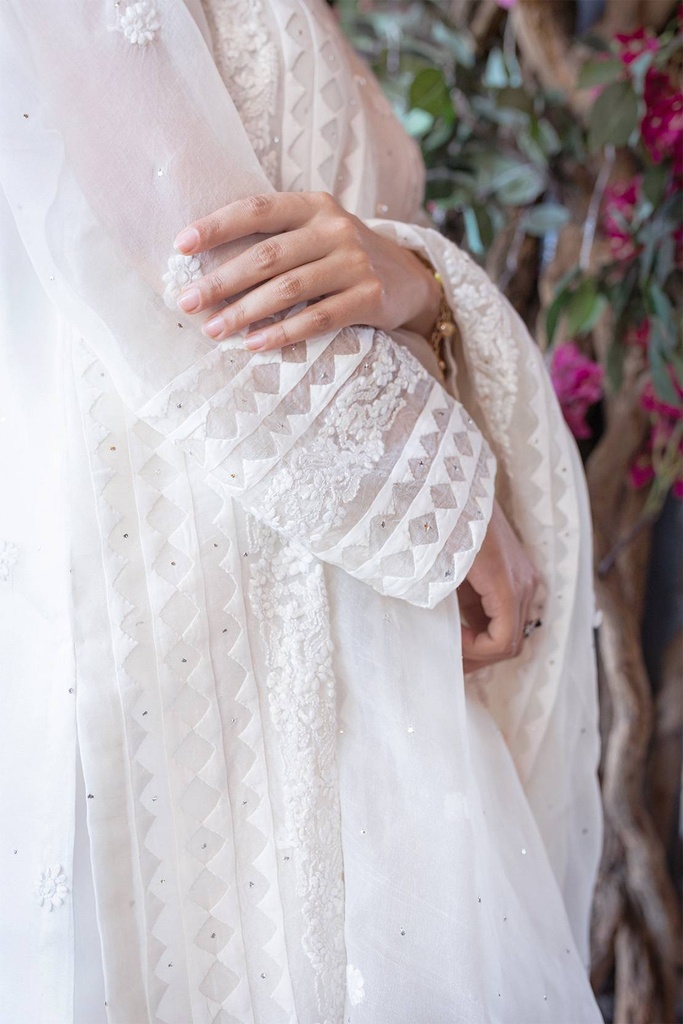 Extra image for APPLIQUE ORGANZA KURTA