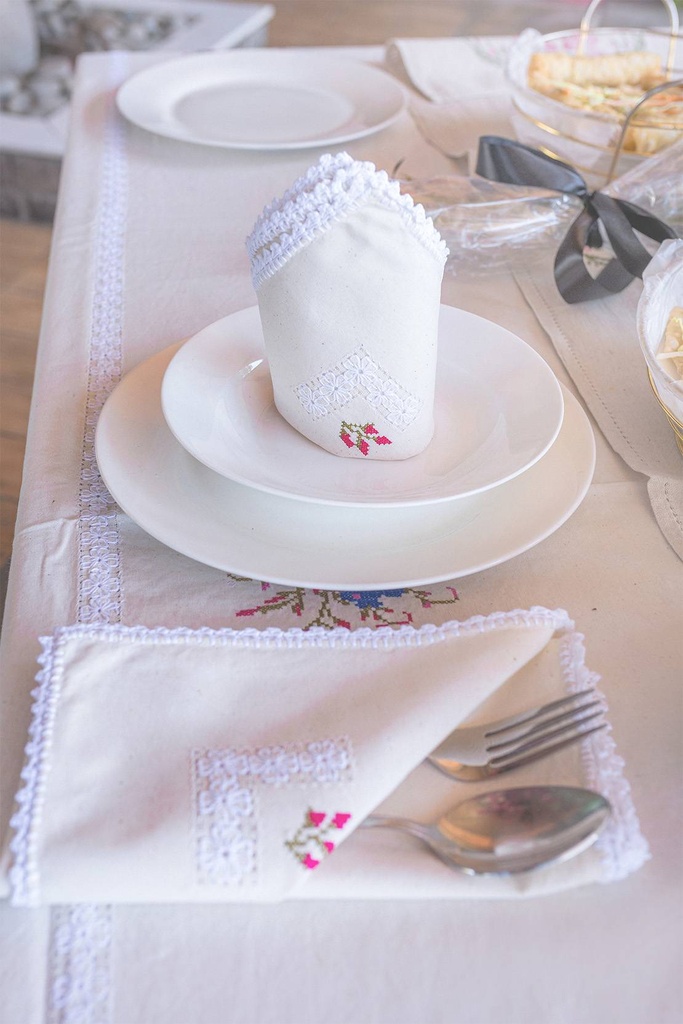 Extra image for Handcrafted Dining Table Cover