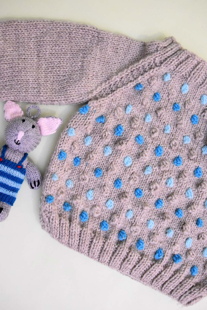 Extra image for Knitting Raglan - Light Grey