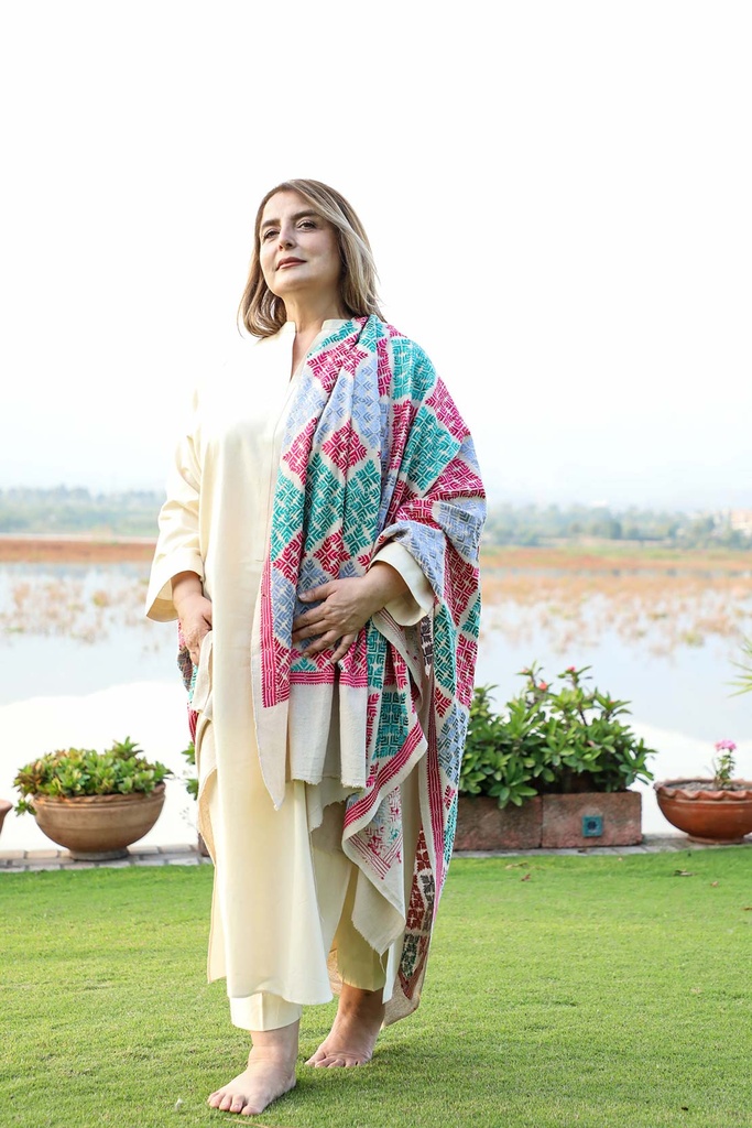 Extra image for Splashy - Jisti phulkari shawl