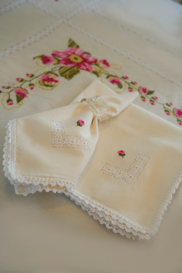 Extra image for Heritage Elegance Dining Set