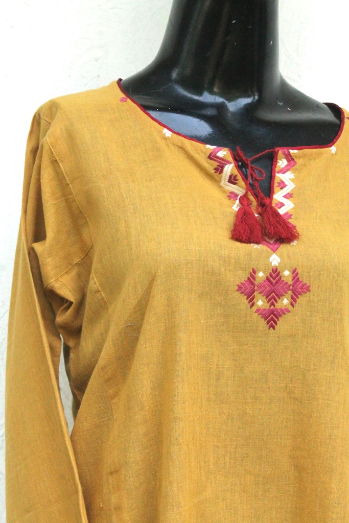 Short kurta with phulkari/jisti hand embroidery IMG # 4354