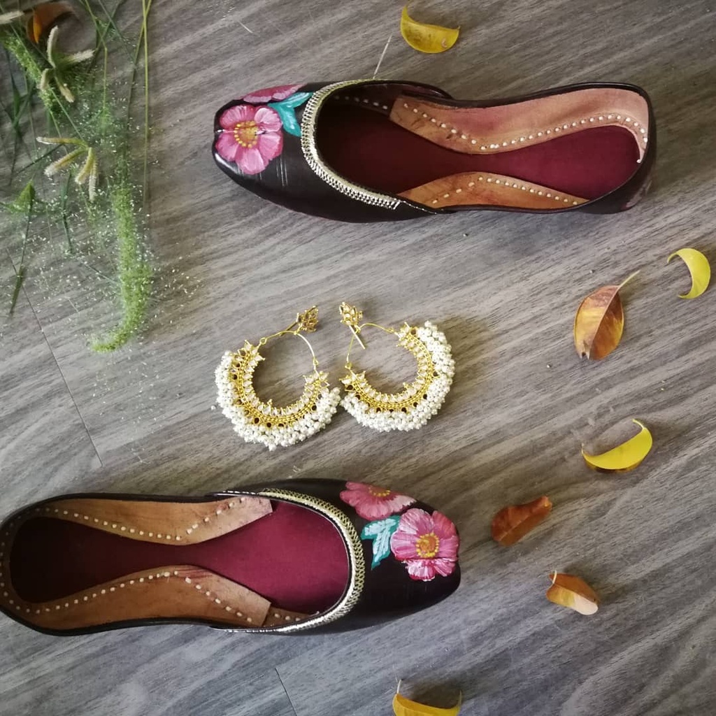 Hand Painted Leather Khussa