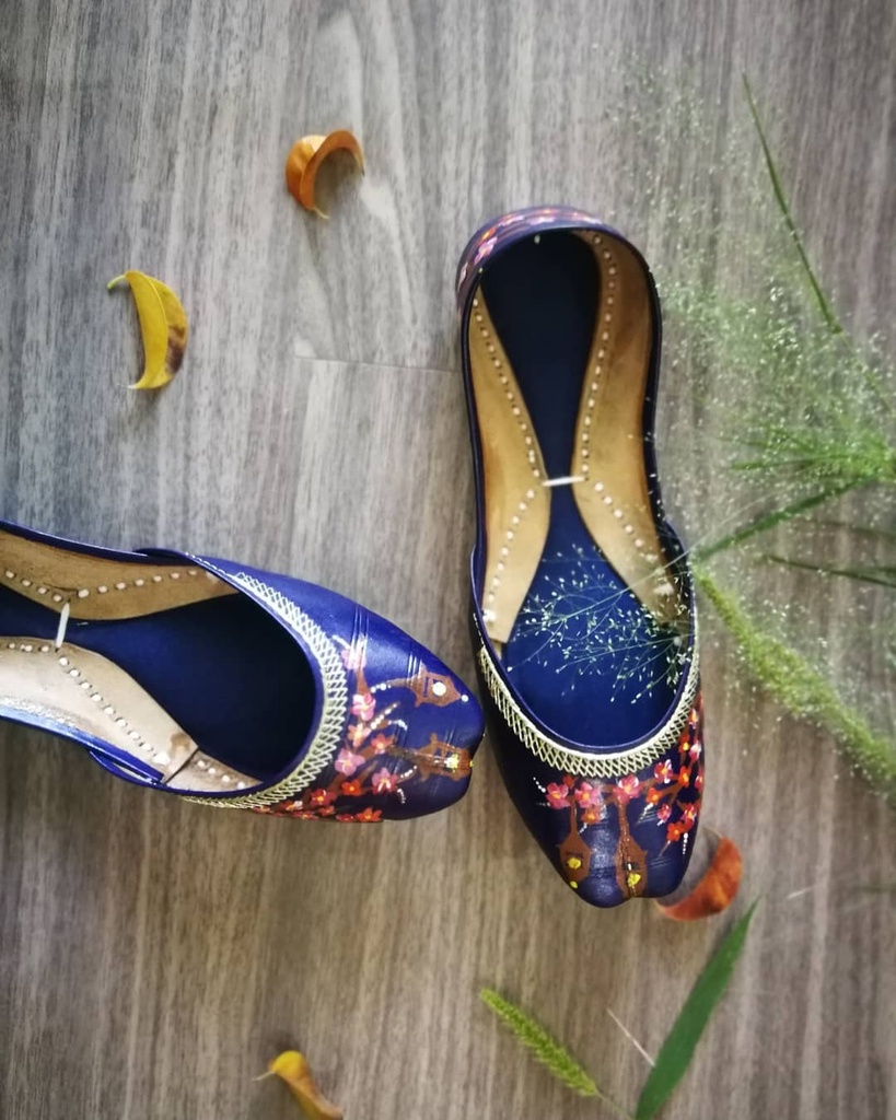 Hand Painted Leather Khussa