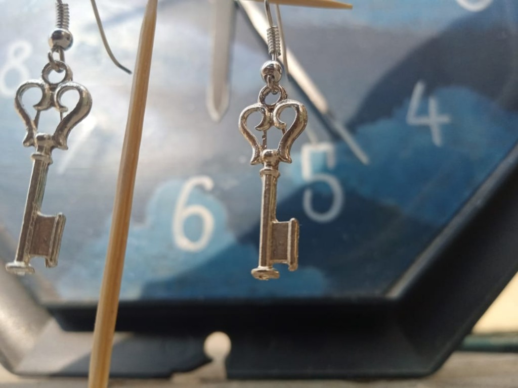 key earings IMG # 1