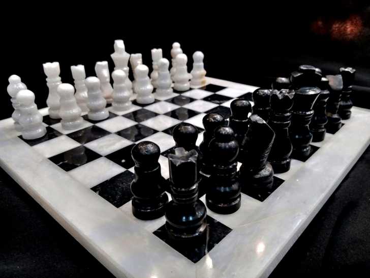 Marble onyx chess set 