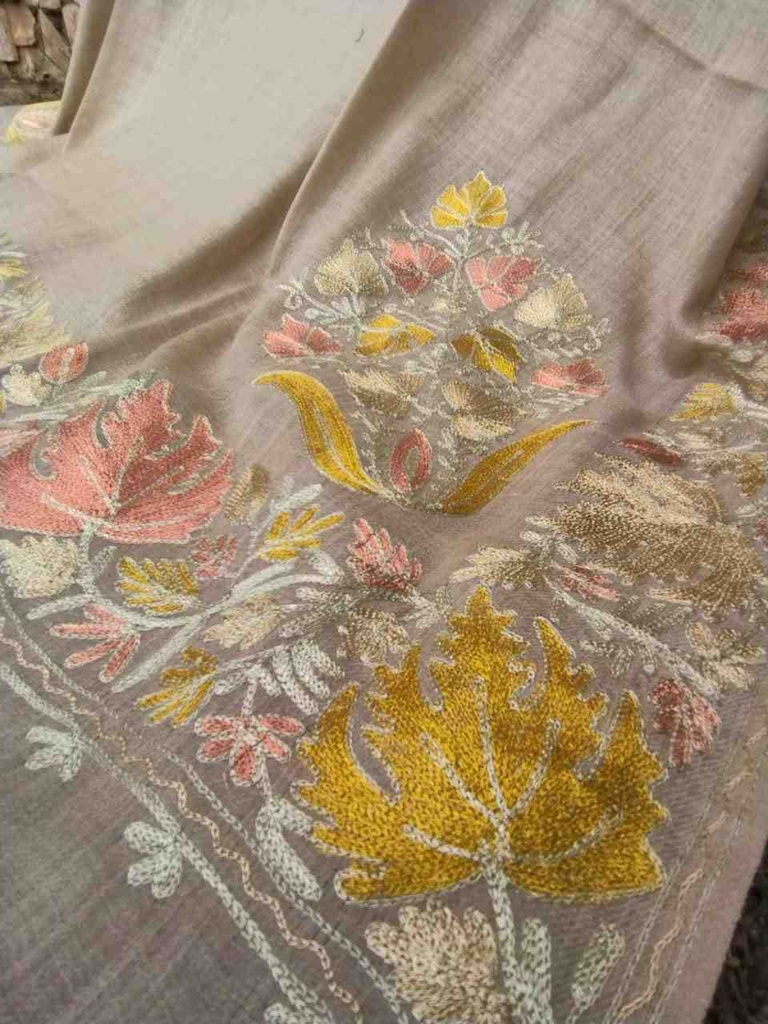 Woollen Kashmiri shawl  IMG # 1