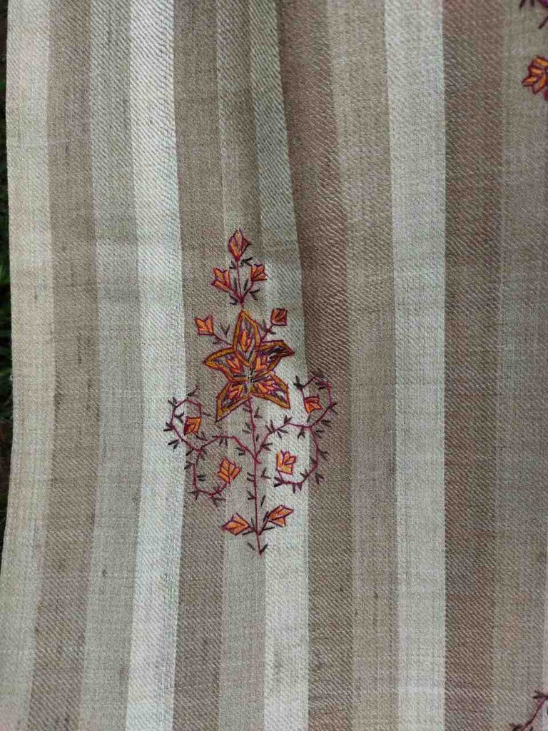 Woollen jaaldar shawl  IMG # 1