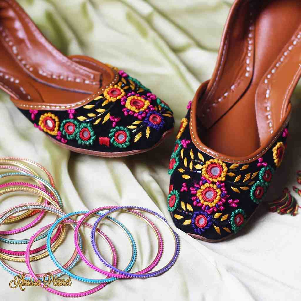 Hand Crafted Ladies Khussa - Duplicate IMG # 1