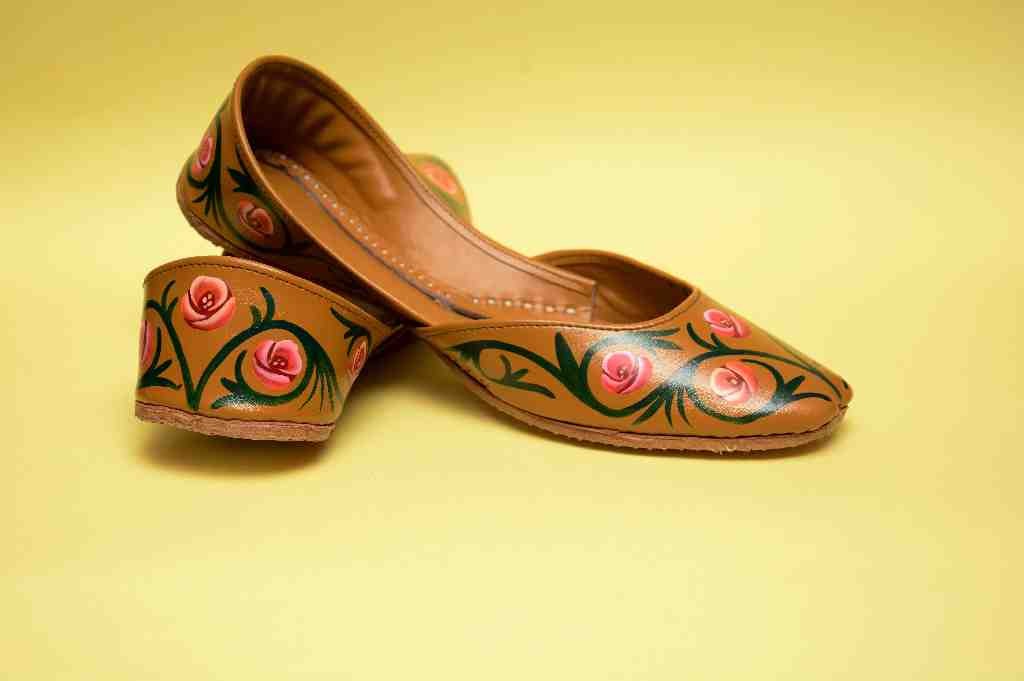  Hand Painted Truck Art Design khussa - Duplicate IMG # 1