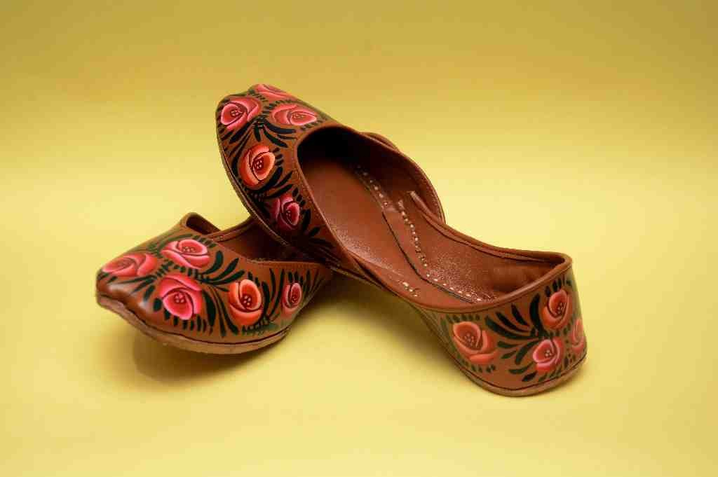  Hand Painted Truck Art Design khussa - Duplicate IMG # 1