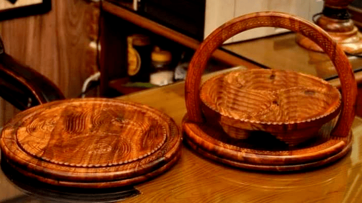 Wooden folding baskets