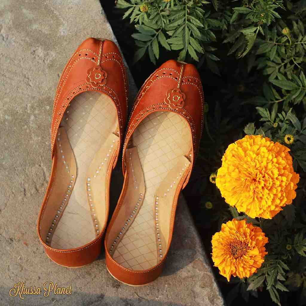 Handcrafted Cutwork Khussa