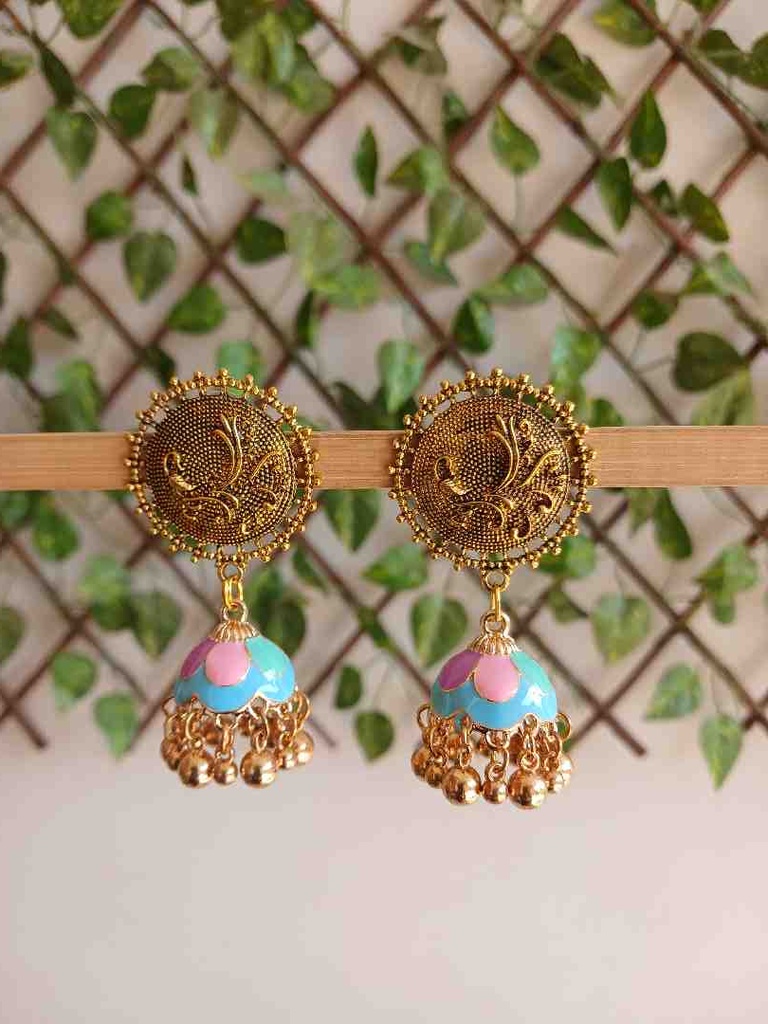 Traditional earrings 