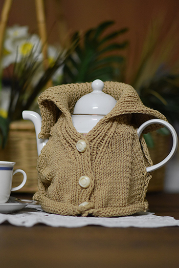 Collar Tea Cosy - Beige