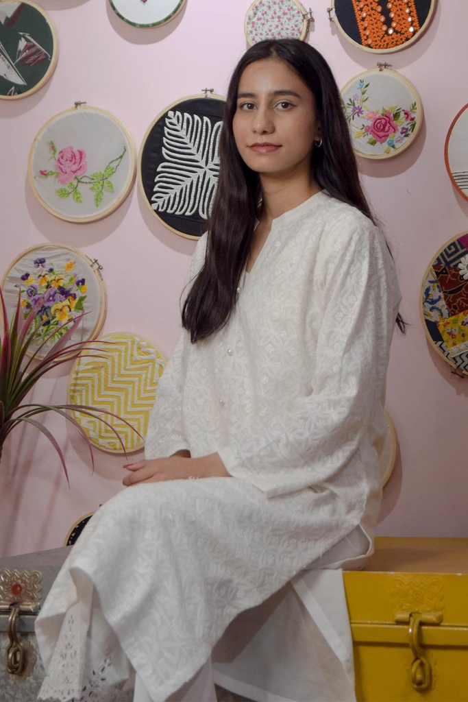 Daisy Embroidered Kurta