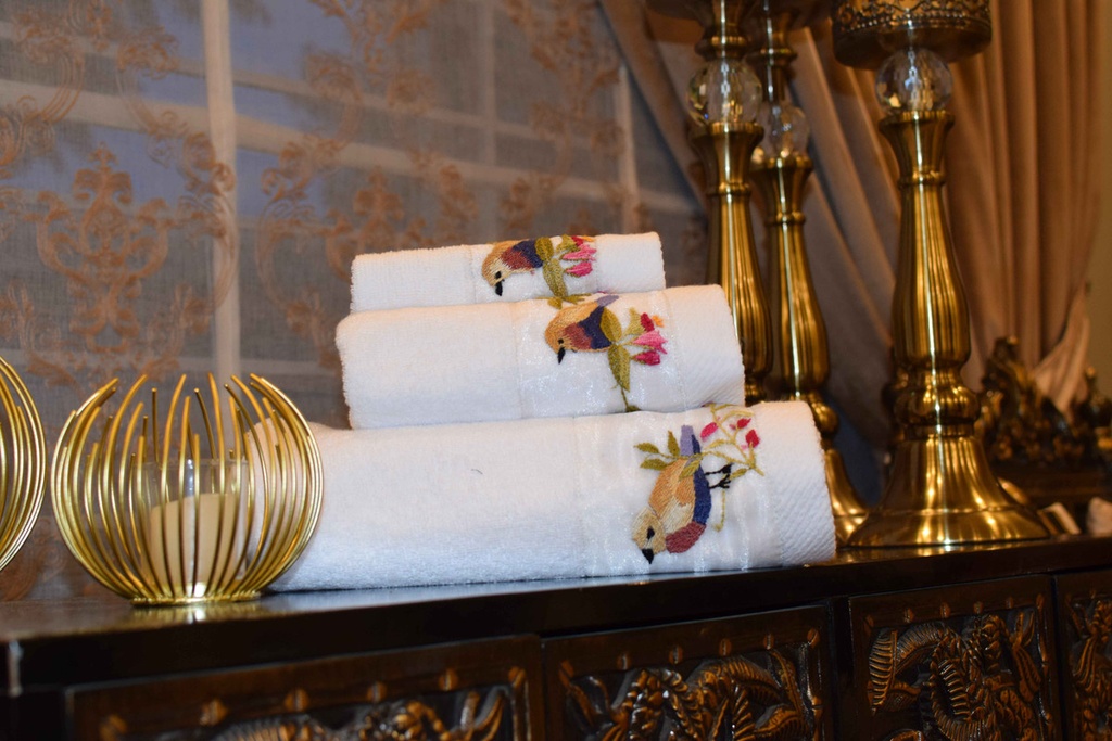 T-21 White Towels Set of 3