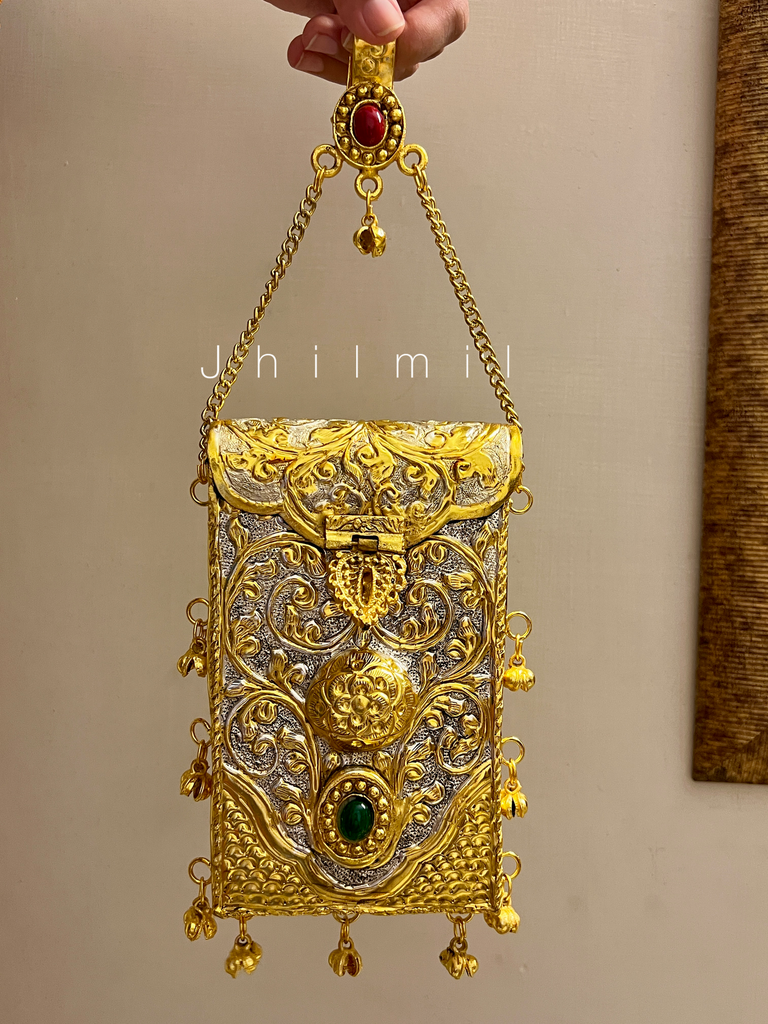 Sunehri Glow Clutch - Design 1