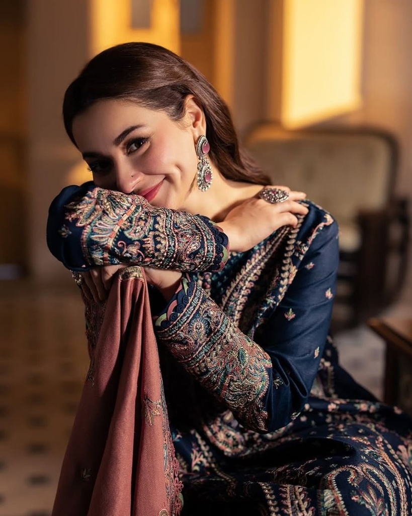 Elephant motif designer look earrings