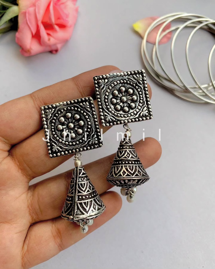 Rajhastani Carved Jhumki
