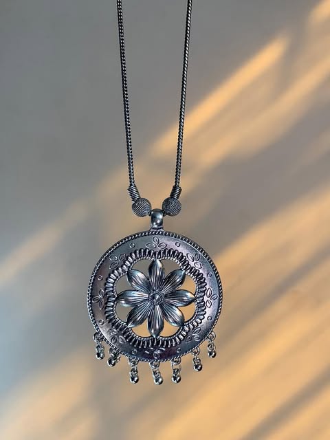 Round Phool Pendant