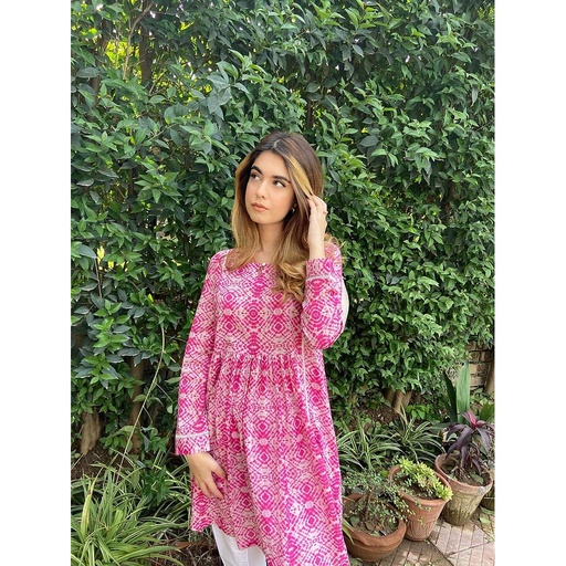 [PK4642-GN-GEN-015012] Carnation Tie-Dye