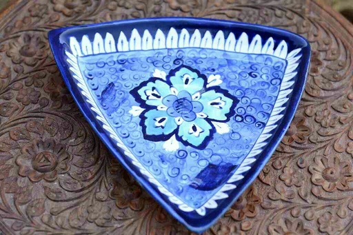 [PK0363-HM-TRY-026014] Blue Pottery Triangular Dish