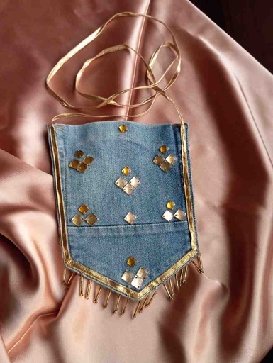 [PK4905-BG-POU-029896] Denim embellished pouch