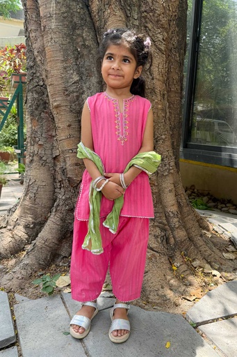 [4-kids] Embroidered suit (Pink)