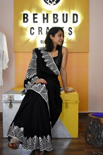 [1-19-Saree] Fall in Love - Black