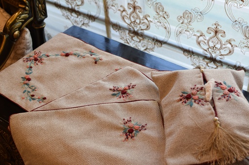 [VC-EG-JS-9] JS-9 Beige Jacquard Runner, Mats and Tissue Box Cover Set