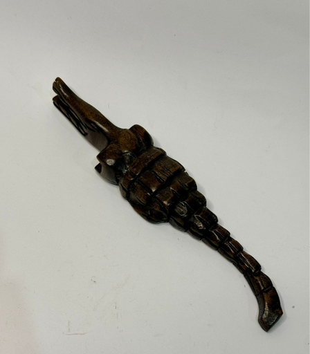 [VC-NUQ-081] Wooden Carved  Alligator Table Decor