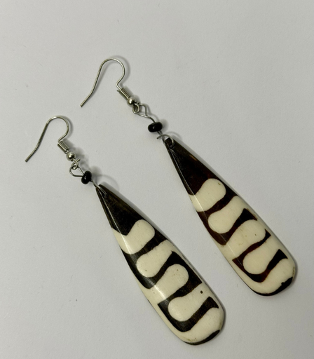 [VC-NUQ-217] African Batik Bone Beaded Earrings