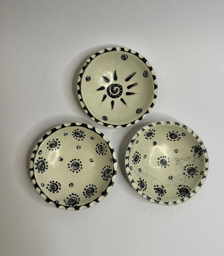 [VC-NUQ-235] Round Stone Off-White Trinket