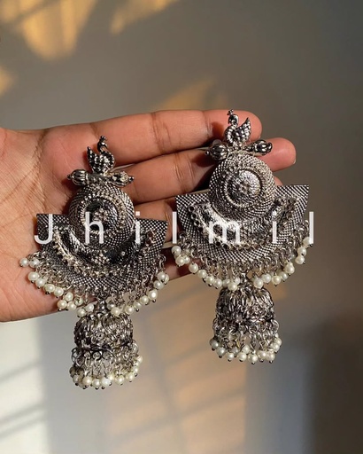 [VC-JHIL-273] Silver Plated Swan Earring