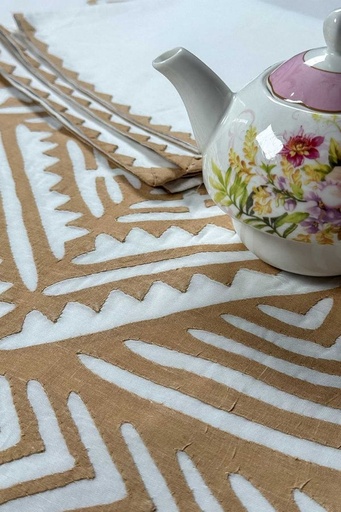 [7.MS.24] Beige Table lInen