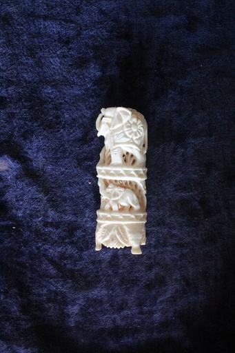 [PK0075-HM-SCL-000579] hand carved Camel bone sculpture